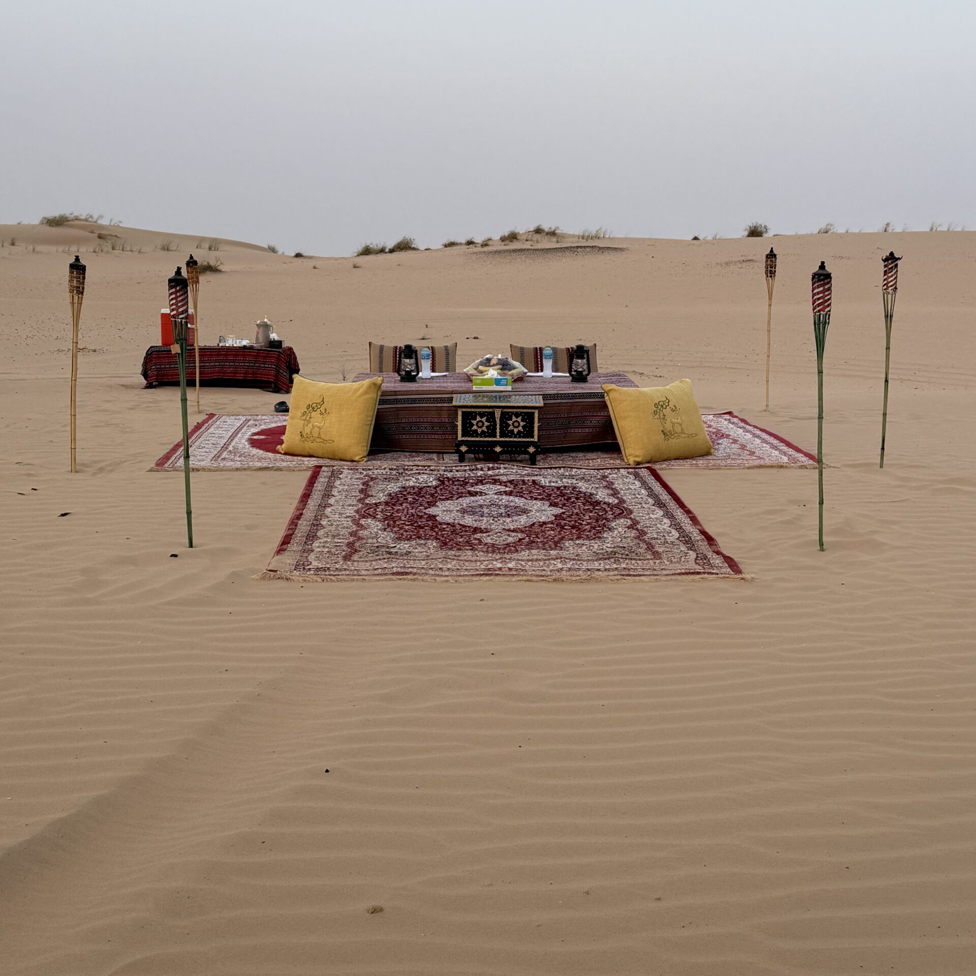 Sand symphony: romantic dinner for two and jeep safari in Abu Dhabi